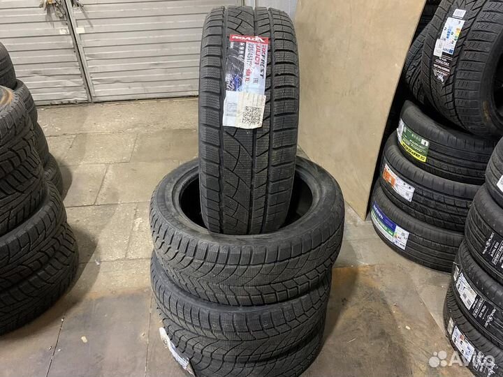RoadX RX Frost WU01 235/45 R18 98H