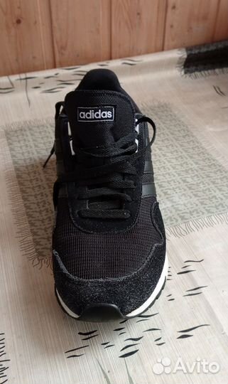 Adidas мужские кроссовки 42 р