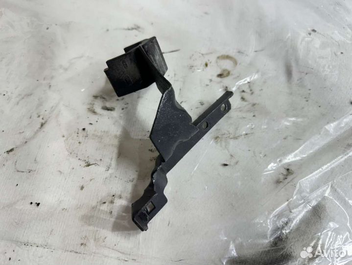 Кронштейн (крепление) audi a6 c6 (s6,rs6) (2004 - 2011) 059130407c