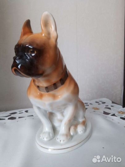 Фарфоровая статуэтка лфз Боксер