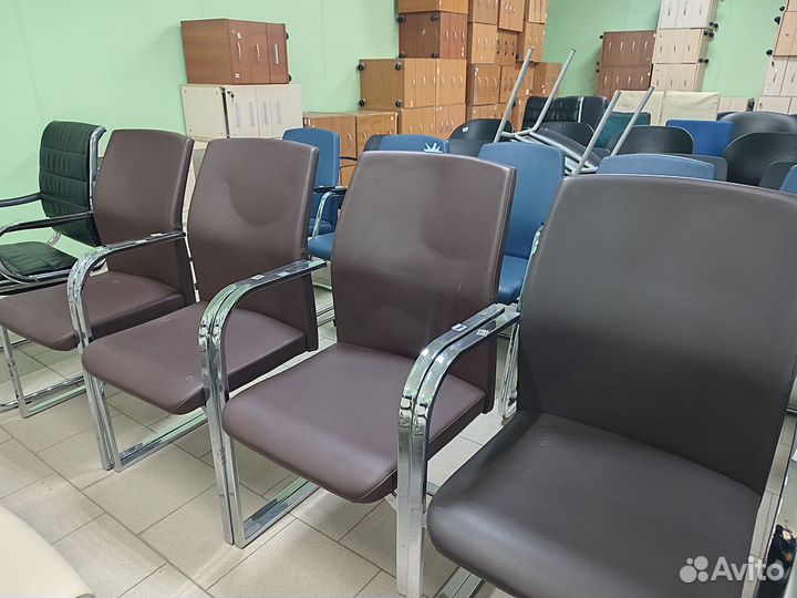 Стулья офисные