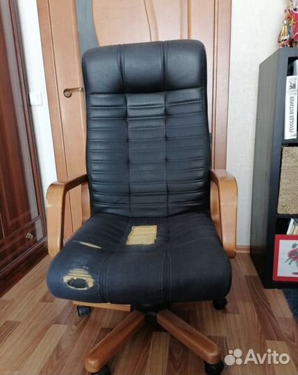 Кресло руководителя из массива