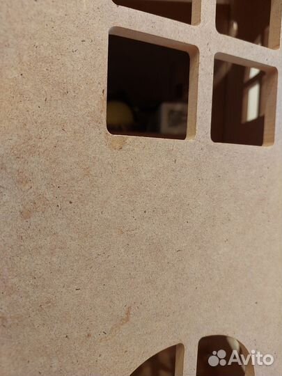 Большой деревянный кукольный домик