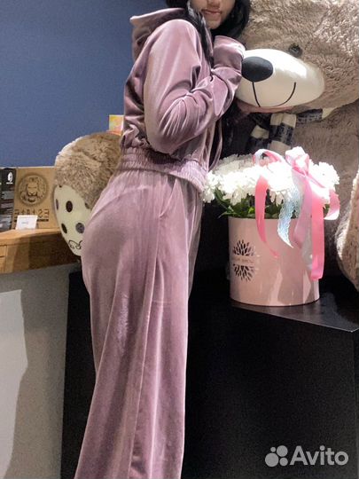 Велюровый спортивный костюм