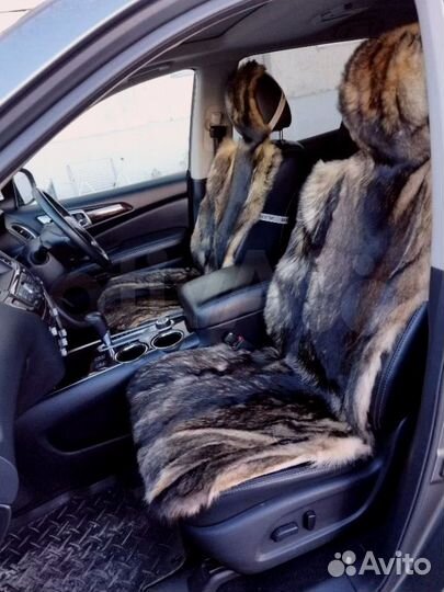 Меховые накидки в машину волк