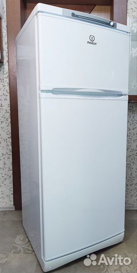 Холодильник indesit