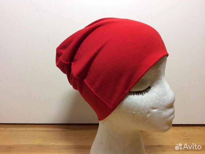 Роскошная шапочка красного цвета на лето №17