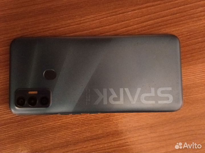 Телефон techno spark 7
