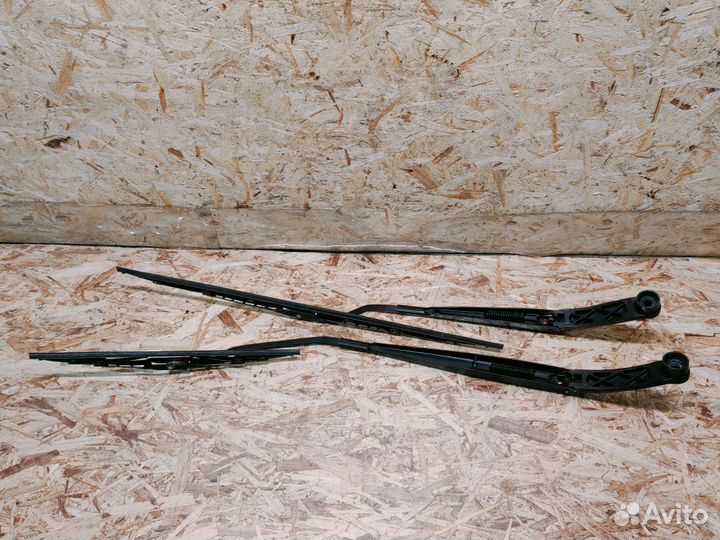 Поводок стеклоочистителя Kia Rio