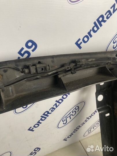 Панель передняя (телевизор) Skoda Octavia A5