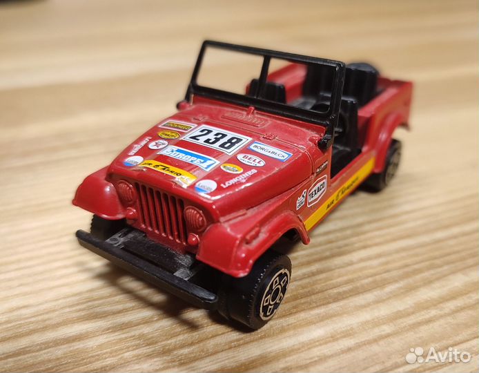 Модель Burago Jeep CJ7