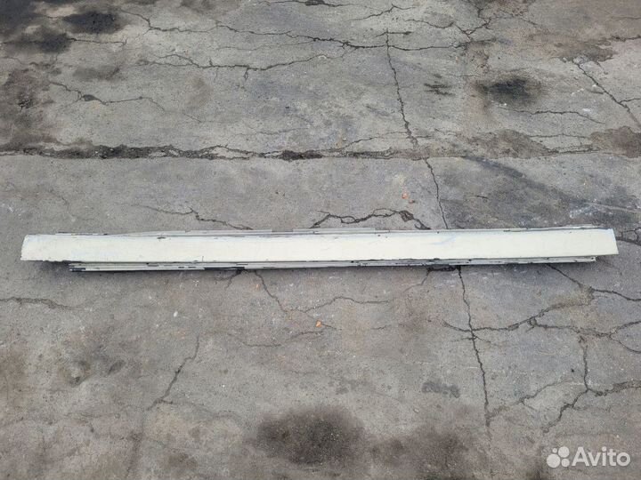 Накладка правого порога на Volvo S80