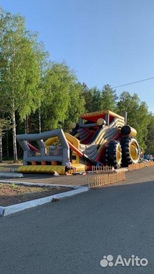 Надувной батут с горкой