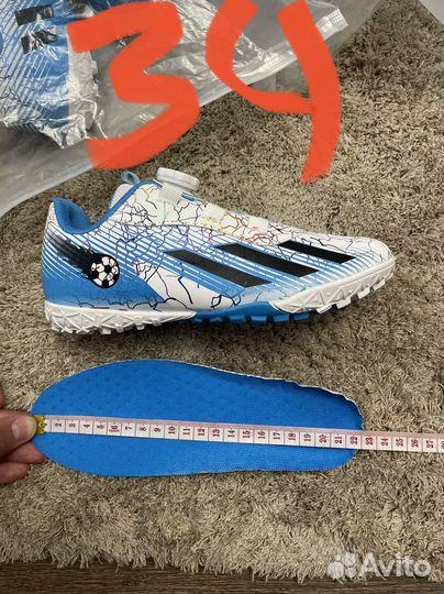 Футбольные бутсы adidas Messi