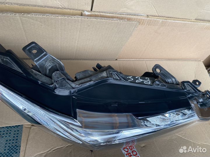 Фара правая Toyota Camry v70