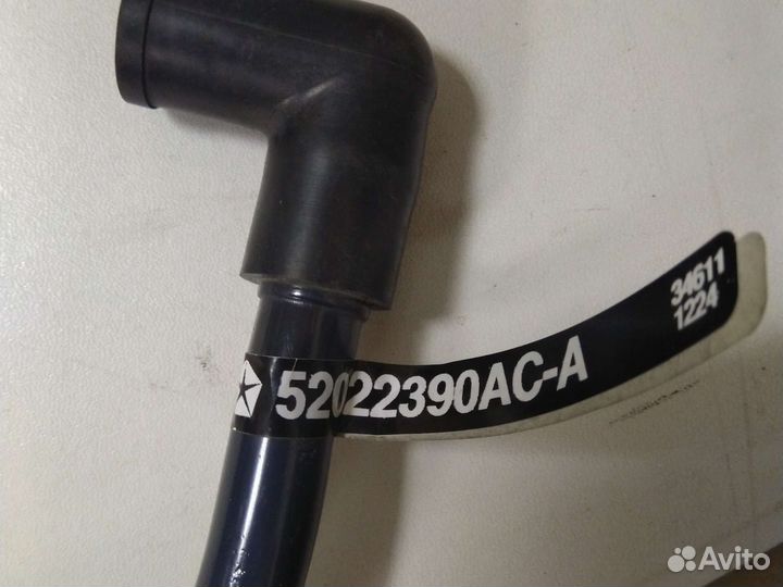 Jeep Cherokee KL 3.2L шланг вентиляции картерных