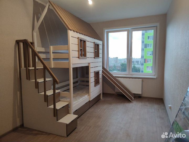 Детская кровать из массива с горкой