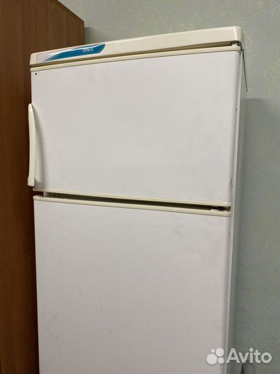 Холодильник stinol