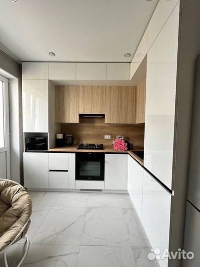 Кухня под потолок из мдф на заказ в Челябинске