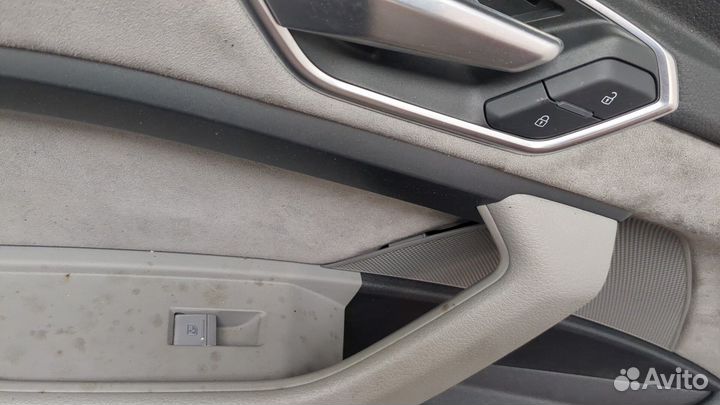 Дверь боковая Audi e-tron, 2021