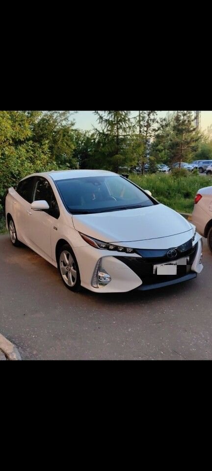 Toyota Prius PHV: фото из отзыва