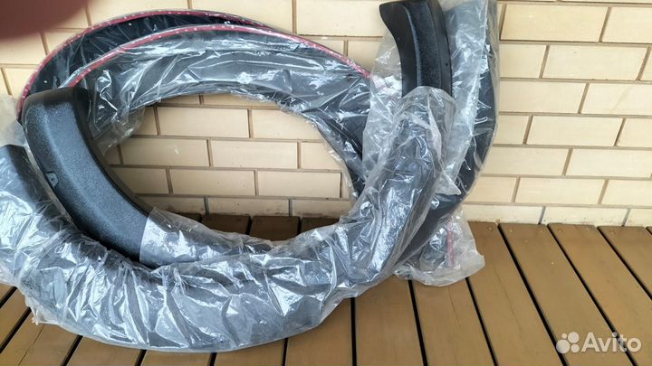 Расширители колесных арок Mitsubishi L200