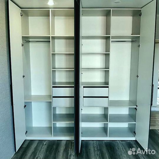 Современный распашной шкаф