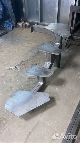 Возведение лестницы на второй этаж