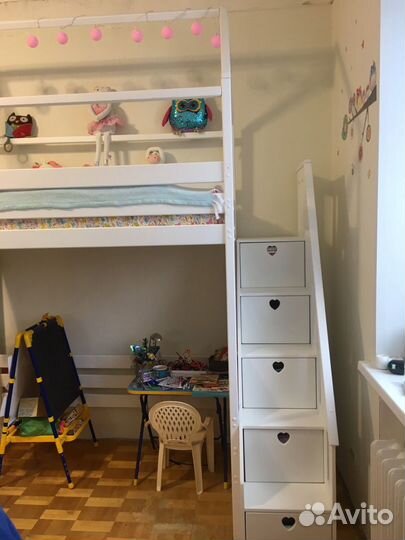 Кроватка домик чердак с лесницей -комодом