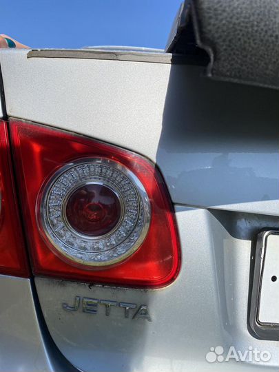 Фонарь задний Volkswagen Jetta 5