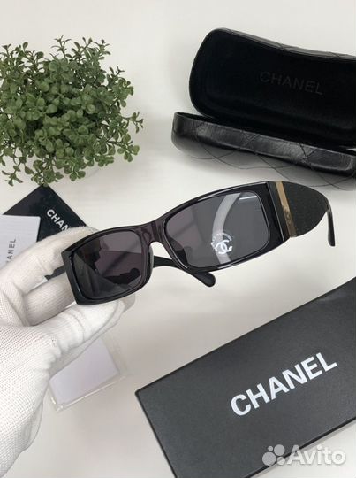 Солнцезащитные очки Chanel
