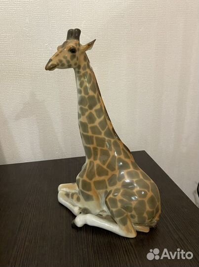 Фарфоровая статуэтка жираф большой лфз