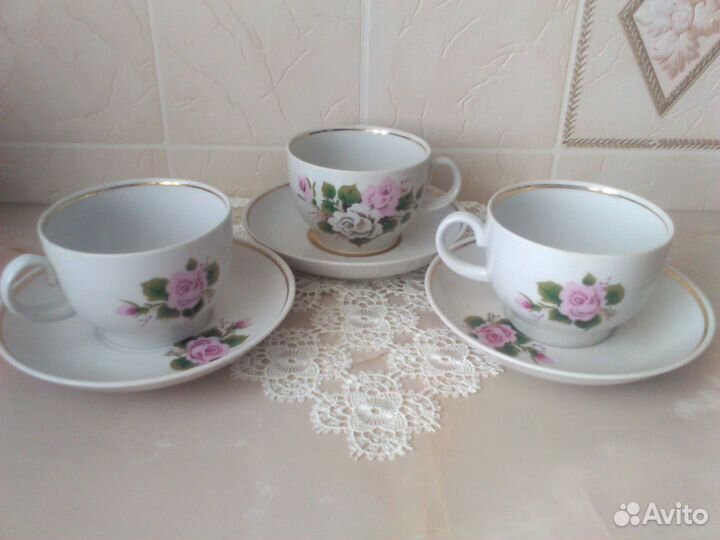 Чайные чашки с блюдцами. Много