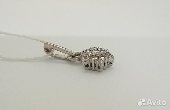 Золотая подвеска с бриллиантом