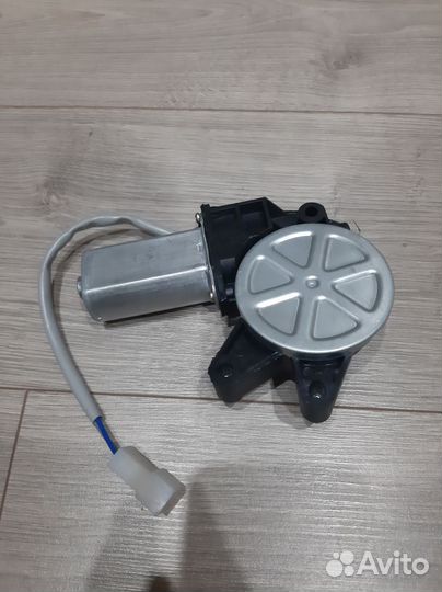 Моторедуктор стеклоподъемника