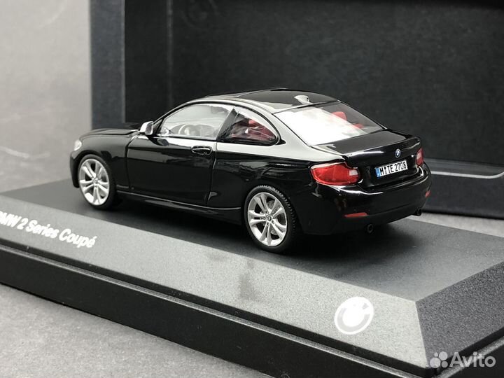 BMW 2er Minichamps 1:43