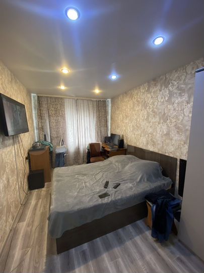 2-к. квартира, 50 м², 1/9 эт.