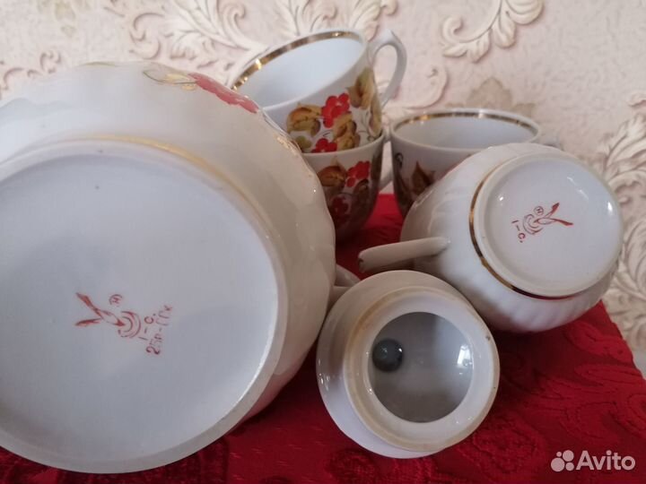 Молочник и 4 чаши. Кремгэсовский завод (УССР)