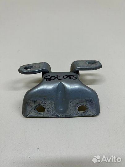 Петля двери задней правой верхняя Kia Venga YN 201