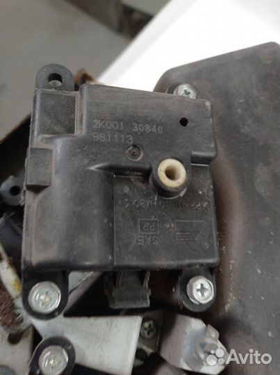 Сервопривод заслонок печки Nissan Sunny FB15