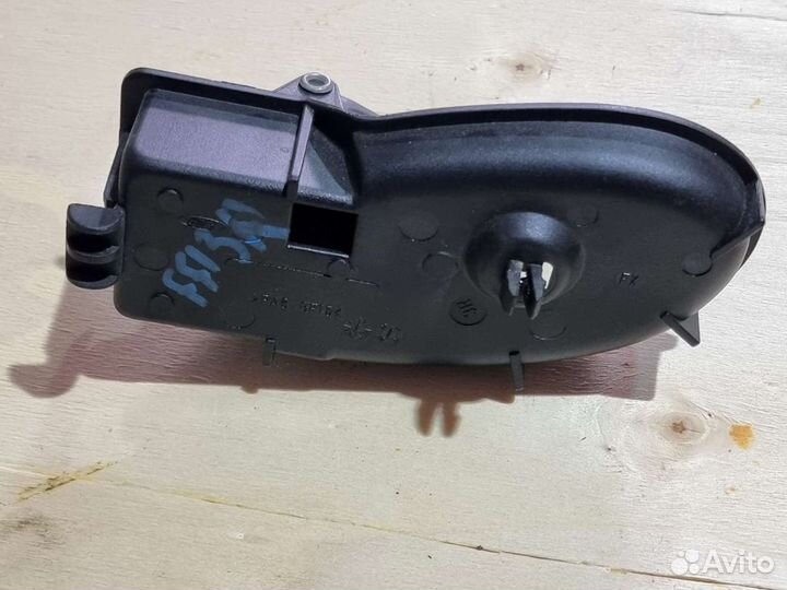 Ручка двери внутренняя правая Ford Focus 1