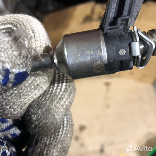 Форсунка топливная 1.2 CBZ 03F906036B