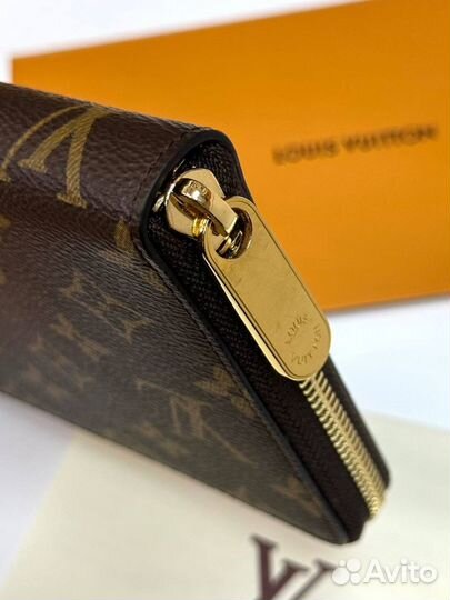 Кошелек Louis Vuitton Zippy