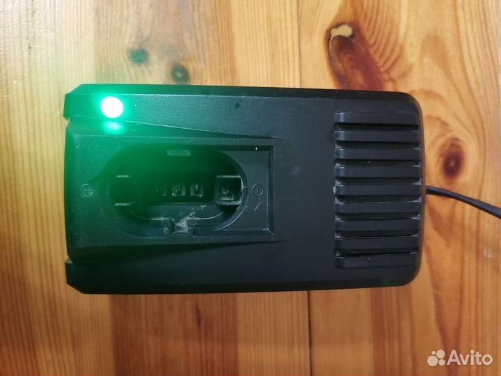 Зарядное устройство Интерскол для шуруповерта