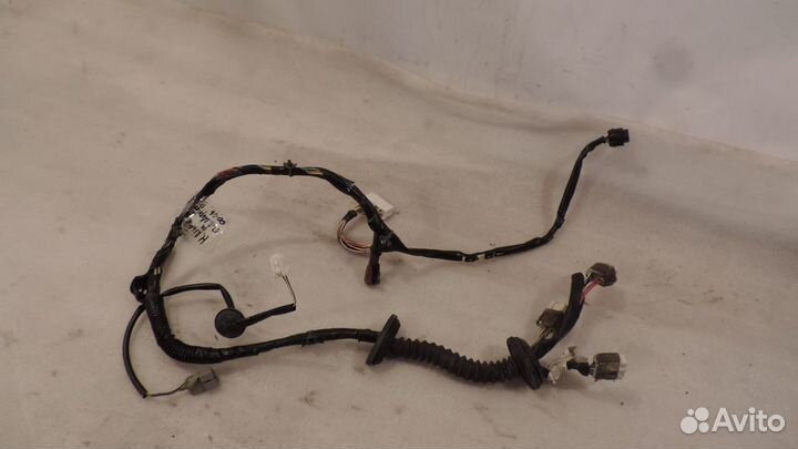 Проводка двери передняя правоя Nissan Almera 2000