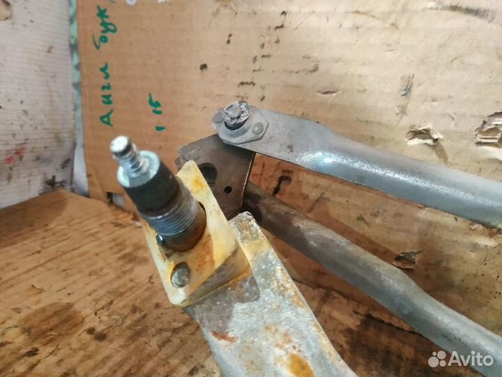 Трапеция стеклоочистителя LADA 2121