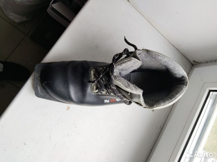 Беговые лыжи и ботинки