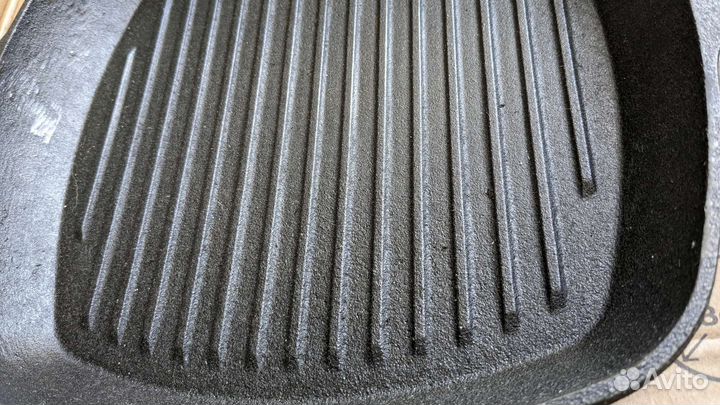 Сковорода чугунная гриль