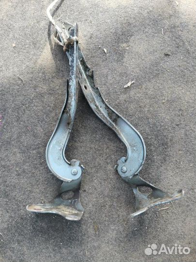 Петля капота Honda Fit GD1