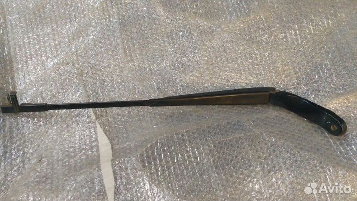 Поводок стеклоочистителя передний левый Ford